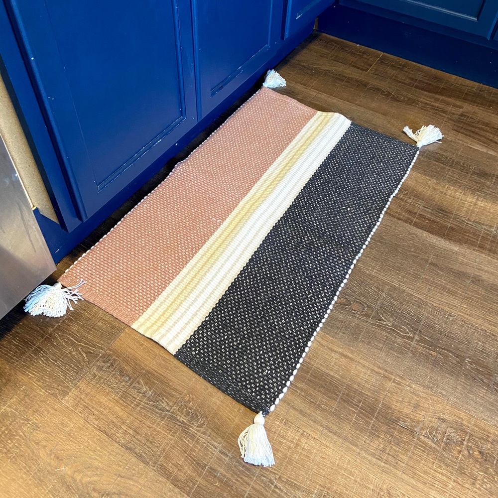 Magnolia bath rug